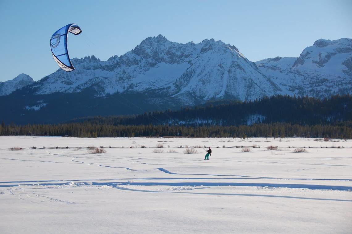 Sawtooth snowkiting